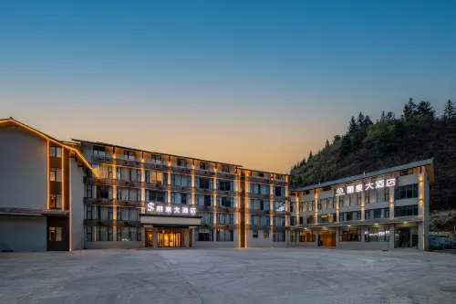 Liquan Hotel