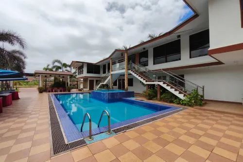 AlSafina Kijal Beach Resort & Restaurant Hotels in Kijal