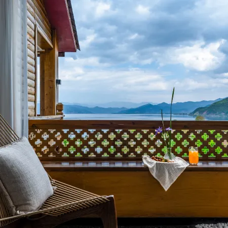 Lugu Lake suven Resort