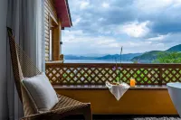 Lugu Lake suven Resort