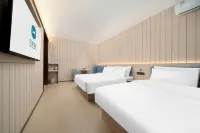 HanTing Hotel (Daqing New Mart Chengfeng Main Street) Hotels in Daqing