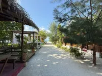 Noah Private Beach House Hotels in Himmafushi
