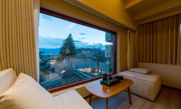 97 Xingren Upper Section, Wuyi Street, Gucheng District, Lijiang City, Yunnan Province.