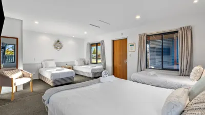 Tasman Holiday Parks - Te Anau Hotels in 