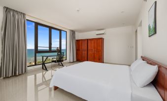 Cocorico Da Nang Beach Hotel