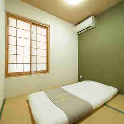 夏様・小倉町　二条駅から徒歩5分の便利な一軒家、貸切ハウス Rooms