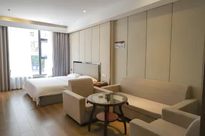 Fengjie Hongqiao Business Hotel Hotels near FengJieXian RenMin GuangChang ShangYe BuXingJie
