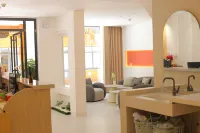 Huaxiang Four Seasons Boutique Inn (Xijiang Qianhu Miao Village)