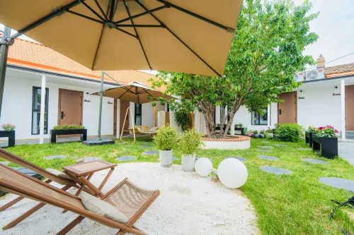 Tekesi Xingyu Xingyuan Homestay (Lijie Branch, Tekesi Bagua City)