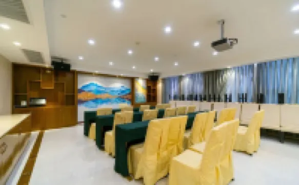 維也納酒店（潮州古城人民廣場店）