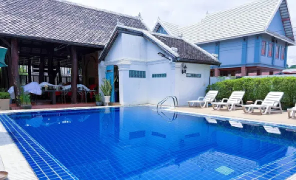 Alana Luangprabang Hotel Hotels near Wat Aphay
