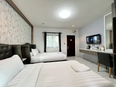 Sherlyn Hotel & Cafe Hotels in Chae Ramae