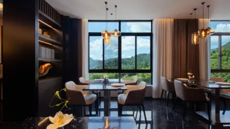 GIORGIO MORANDI Отели в г. Юнцзя