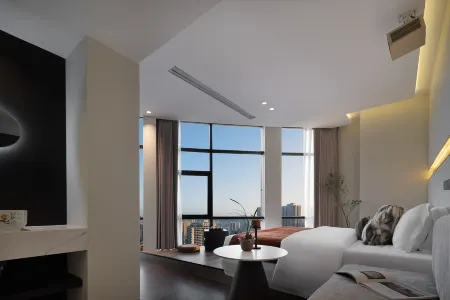 Yunduan Holiday Hotel (Chongqing Guanyinqiao Pedestrian Street) Отели рядом с достопримечательностью «Hong'en Temple Forest Park»