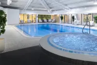 Holiday Inn GLOUCESTER - CHELTENHAM by IHG - Kolam Renang