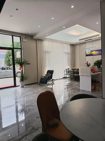 Baijia Homestay Отели рядом с достопримечательностью «Feiwei Food Wenchuangyuan, Yulin Old Town»