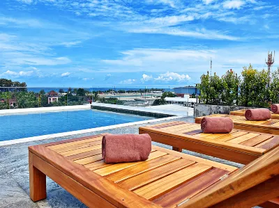 The Sixteenth Naiyang Beach Hotel - Free Schedule Airport Shuttle 푸켓 공항 호텔