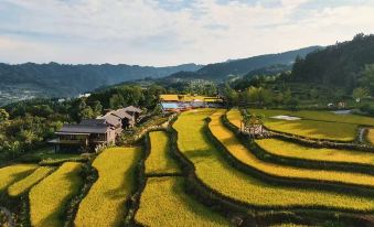 Trip.com Group Country Retreats (Zhang Jiajie Manson Joint Resort)