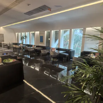 Zhao Ri International Hotel
