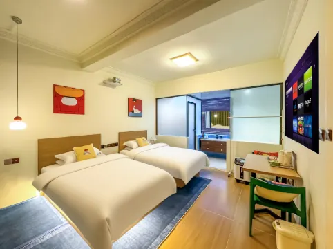 Ningduole Light Luxury Courtyard Resort Villa (Dukezong Ancient Town Branch)