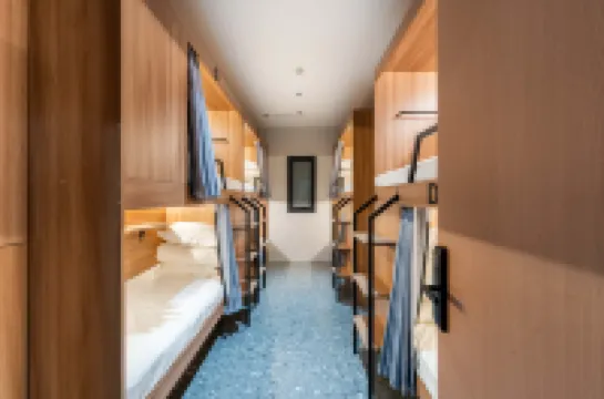 Beijing Yizhan Youth Hotel (Yansha Liangmaqiao Subway Station)