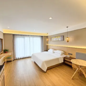 Wanyou Hotel (Haikou East Station Wuyue Plaza) Hotels near Mission Hills Huayi Brothers Feng Xiaogang Movie Town