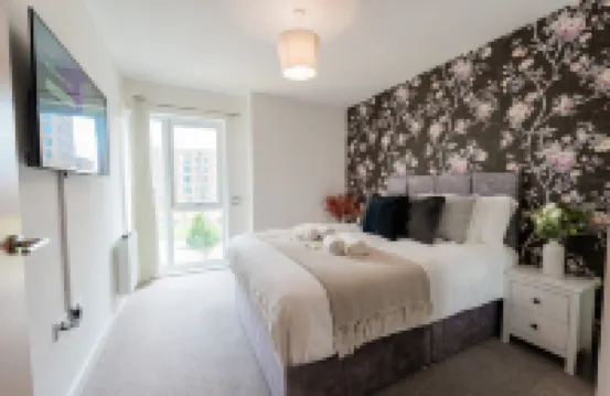 City Centre Birmingham Stay | Free Parking • Near Chinatown • QE • UoB • O2