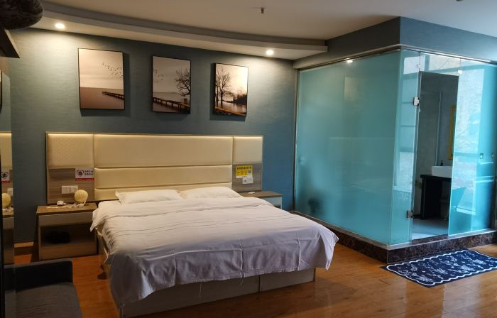 Zhushan Home Inn Theme Hotel