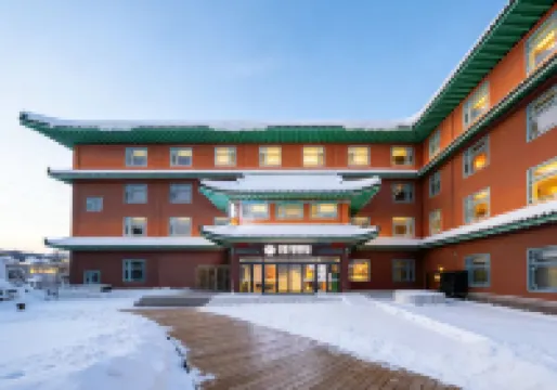 Floral Banlan Hotel (Yanji Korean Folk Village)