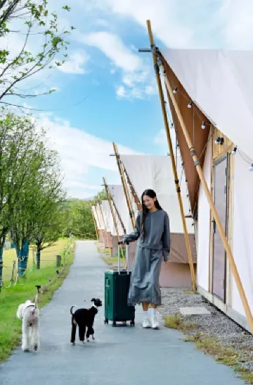 Jishu Miaoji Sunset Hot Spring Resort Hotel Hotels near Glory - Castle In The Sky