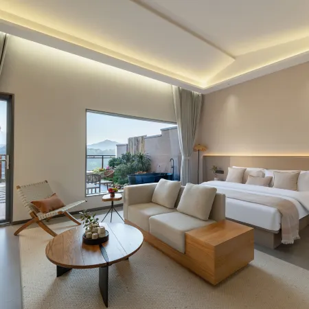 Fengji Xuanbi Banshan Homestay (Luofu Mountain Scenic Area Dadong Xuanbi Lake)