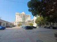 丹陽火車站美侖酒店 - 停車場