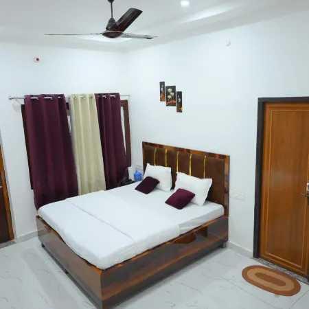 Trishul Inn