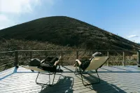 A private rental accommodation with a glass-walled sauna, COCO VILLA Mt. Omuro - บังกะโล