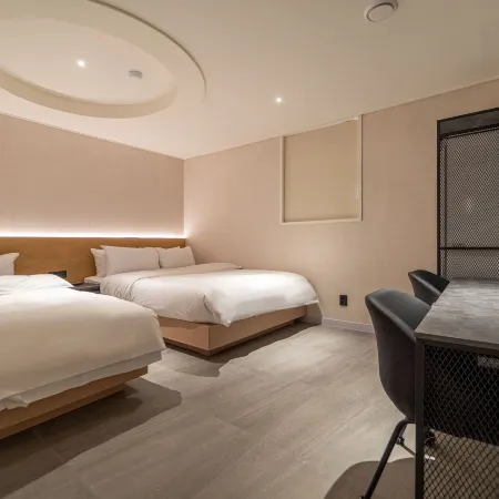 Seongnam Hotel K Отели рядом с достопримечательностью «Торговый центр Garden 5»