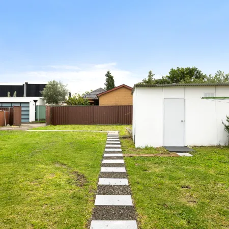 Convenient Transport-Linked Stay in Belmore