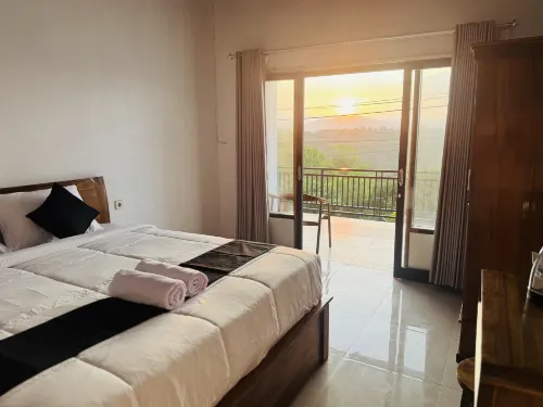 Kelingking Lucky Homestay - غرفة مطلة على الجبل