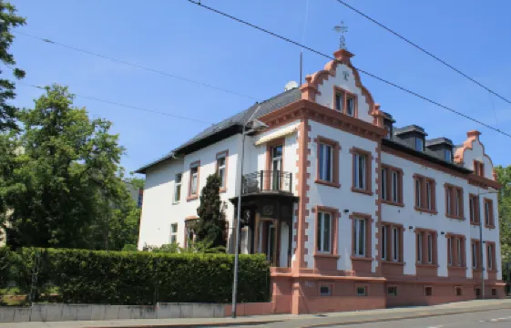 Arena an der Friedberger Warte Hotels near Bornheim