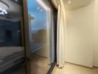 Jingyunli Half-mountain Villa