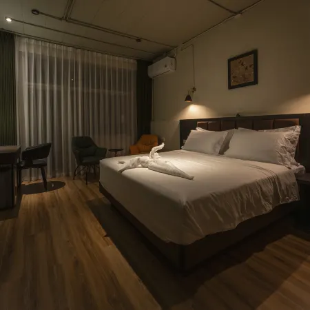 After Hours Stay—Vintage guesthouse Отели рядом с достопримечательностью «Asiatique - Набережная»