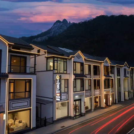 Sanyue Mountain · Scenic Mountain View Vacation Apartment (Sanqingshan Gangshou Cableway)
