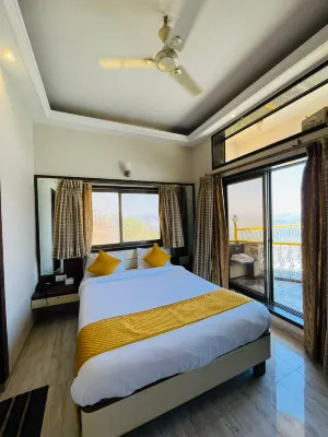 Raval Resort