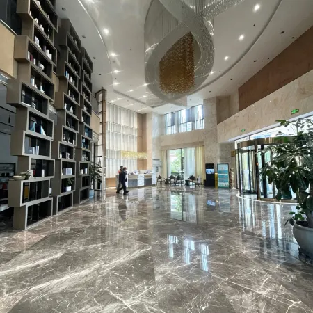 Kunming Huayue Hotel