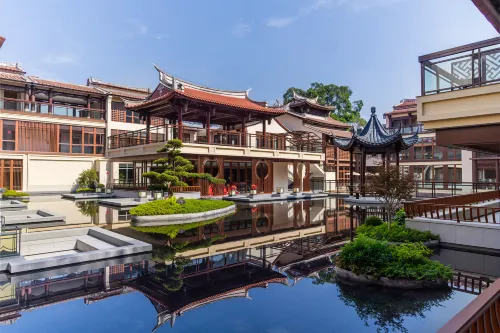 Zhangzhou Longxi Wenquan Lodge (Ancient City)