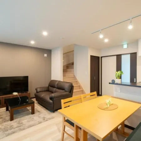 South 5 House