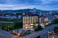 Yuanyuan Lulian Hotel - parking