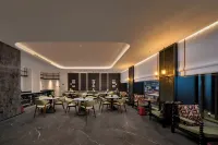ROyal Maple Hotel