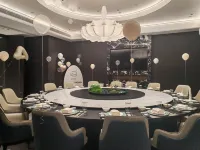 洞江湖飯店 首占附近的飯店