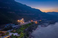 Hukou Waterfall Rivers and Mountains in Sight · Yunqi - Mountain view