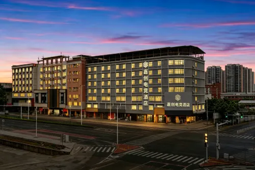 Jiachuang E-Sports B&B (Huizhou Boluo Overseas Chinese Middle School Tianhong Shopping Mall Branch)